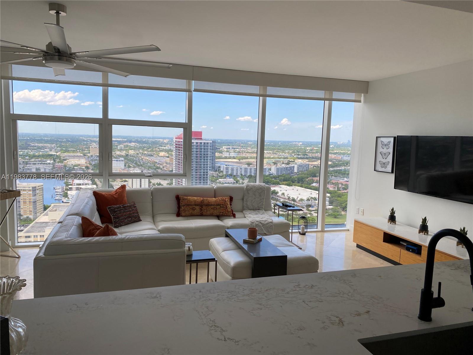 image Beach Club 214