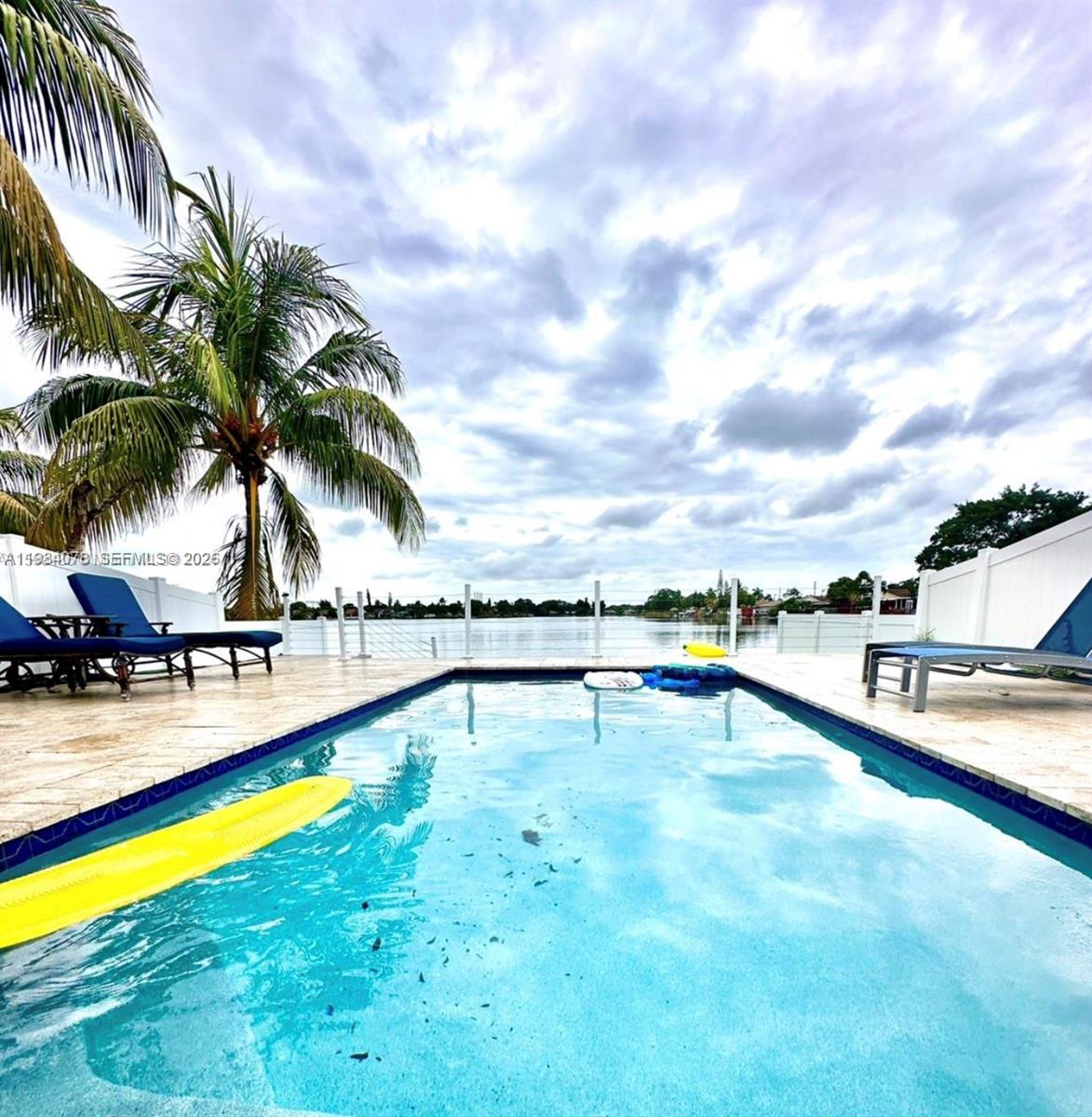 2431 SW 58th Mnr #1-2