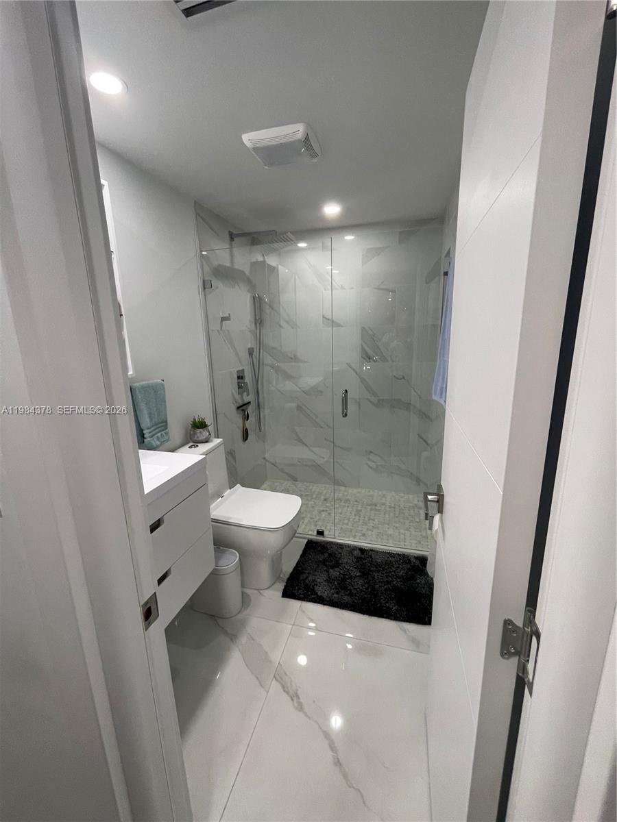 926 Michigan Ave #3 Miami Beach, FL 33139