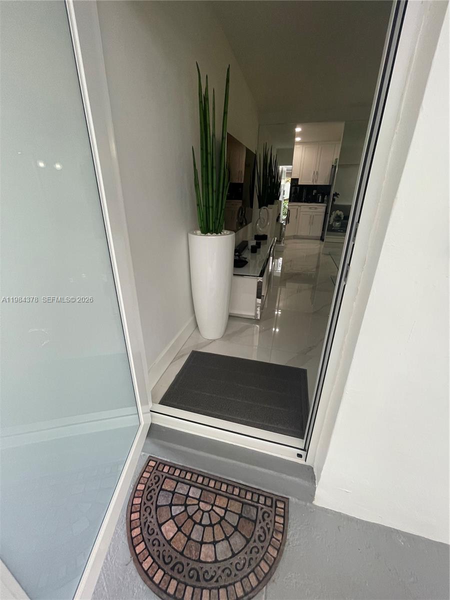 926 Michigan Ave #3 Miami Beach, FL 33139