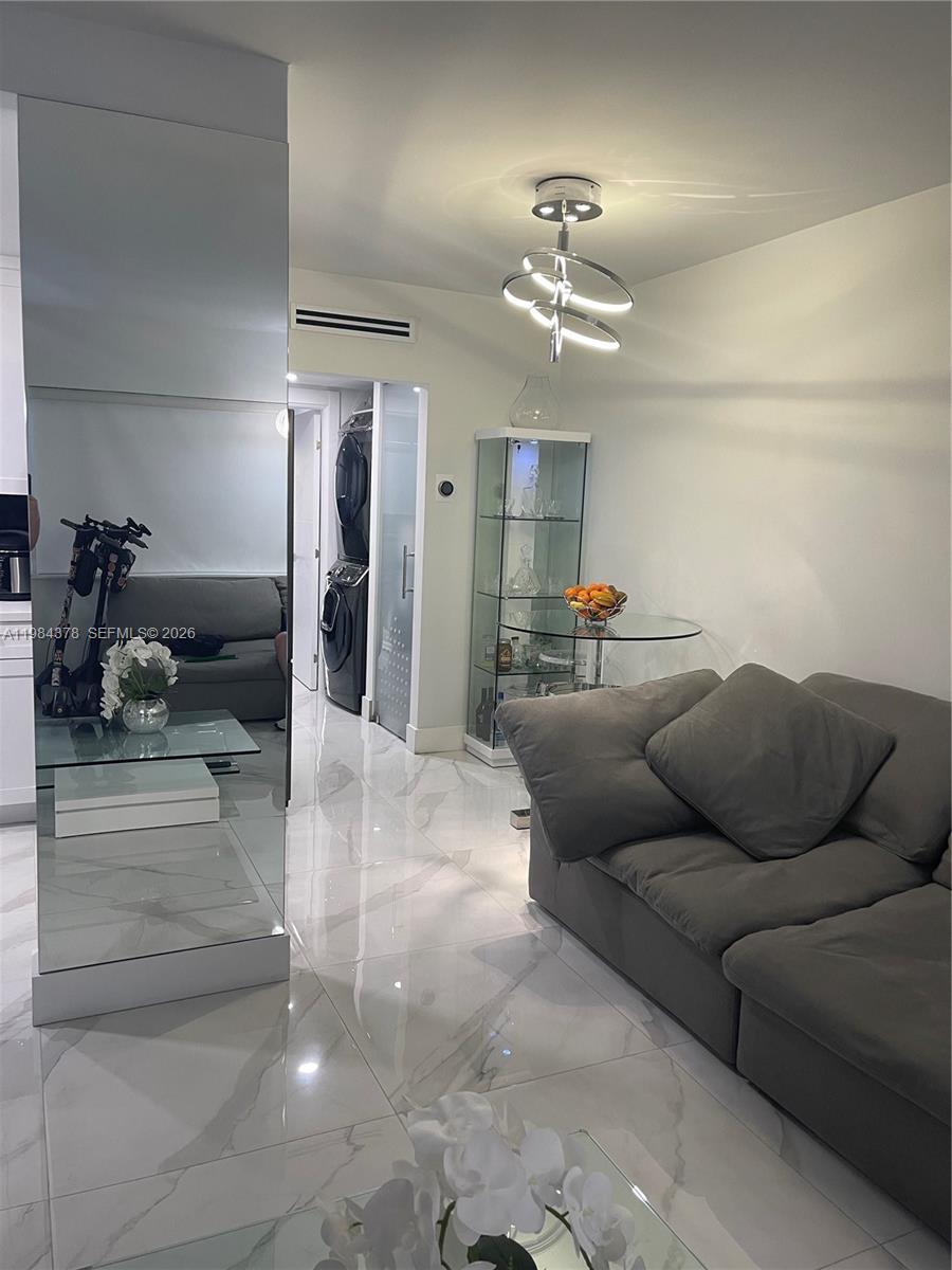 926 Michigan Ave #3 Miami Beach, FL 33139