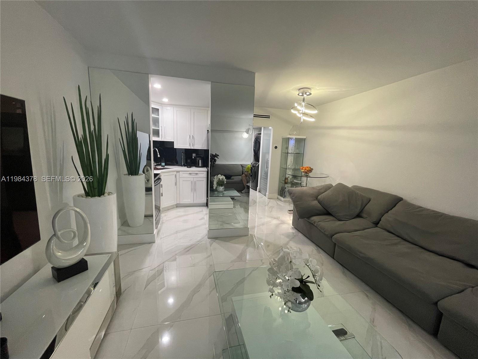 926 Michigan Ave #3 Miami Beach, FL 33139