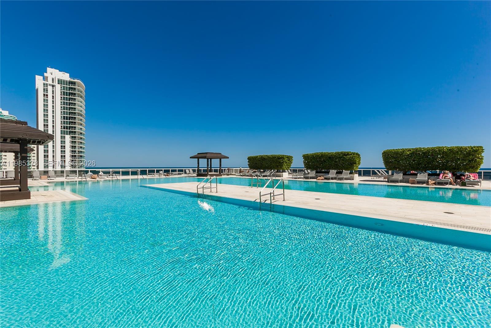 image Beach Club 248