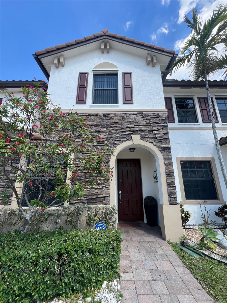 8925 W 35th Ct #8925