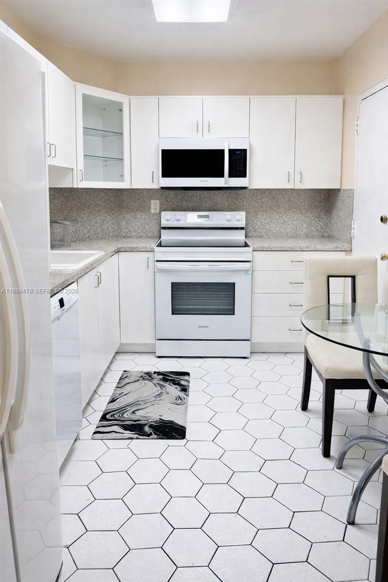 image Arlen House West11