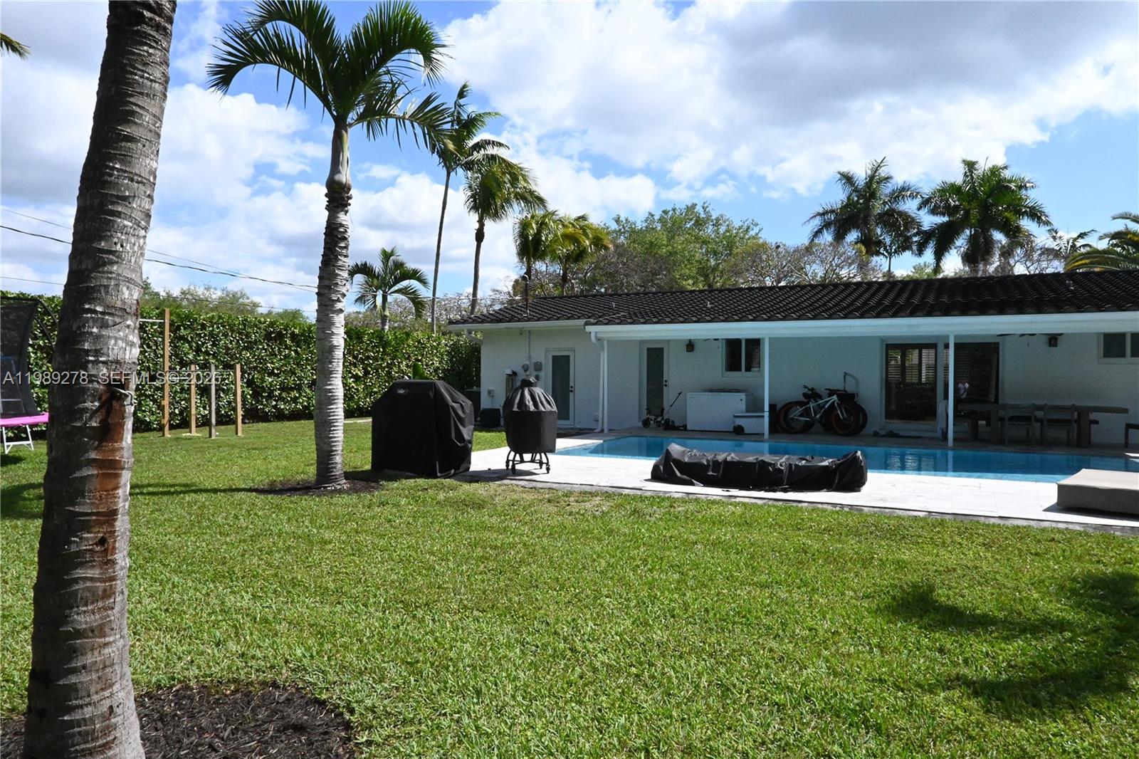 15720 SW 87th Ct Palmetto Bay, FL 33157