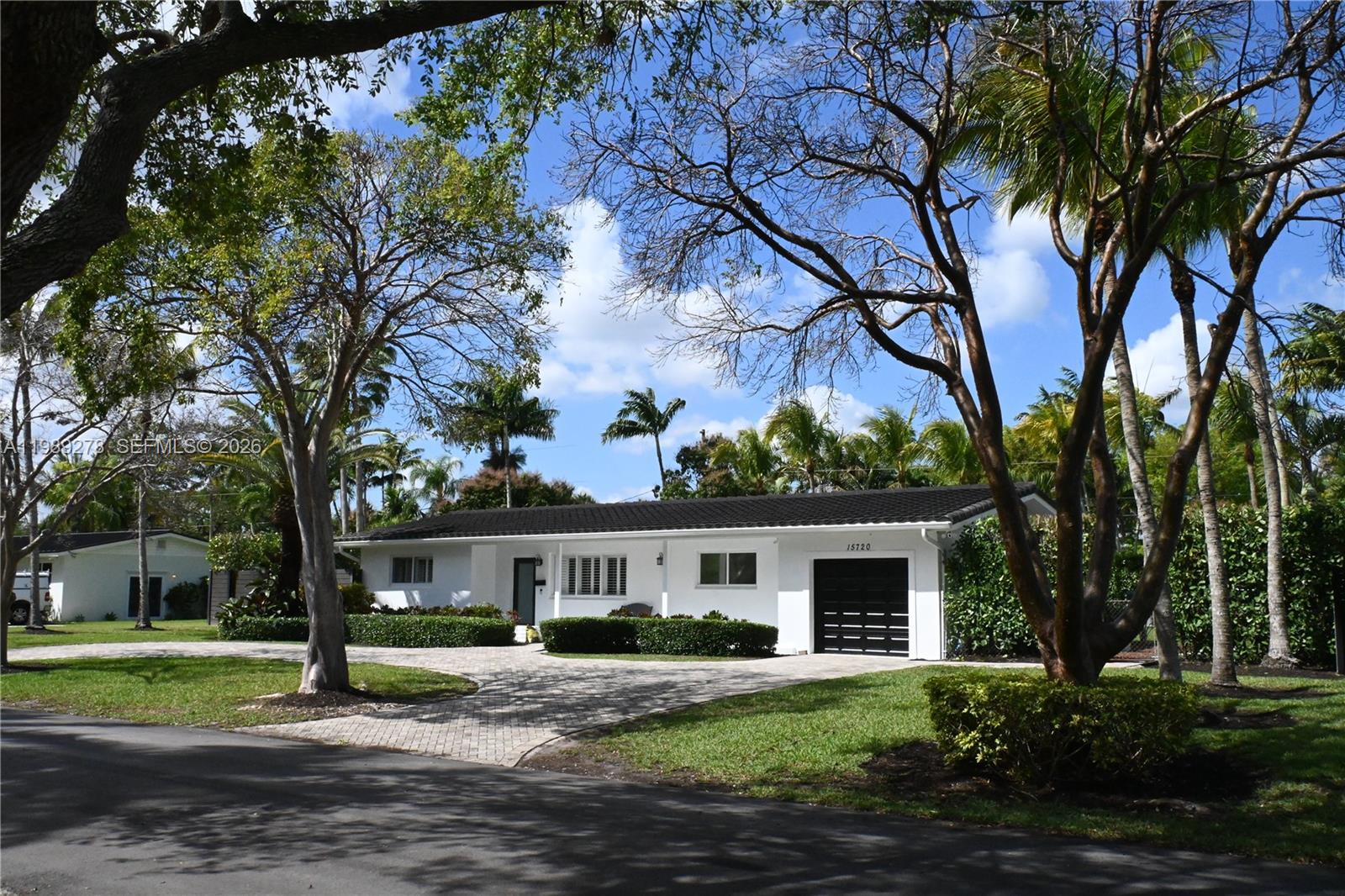 15720 SW 87th Ct Palmetto Bay, FL 33157