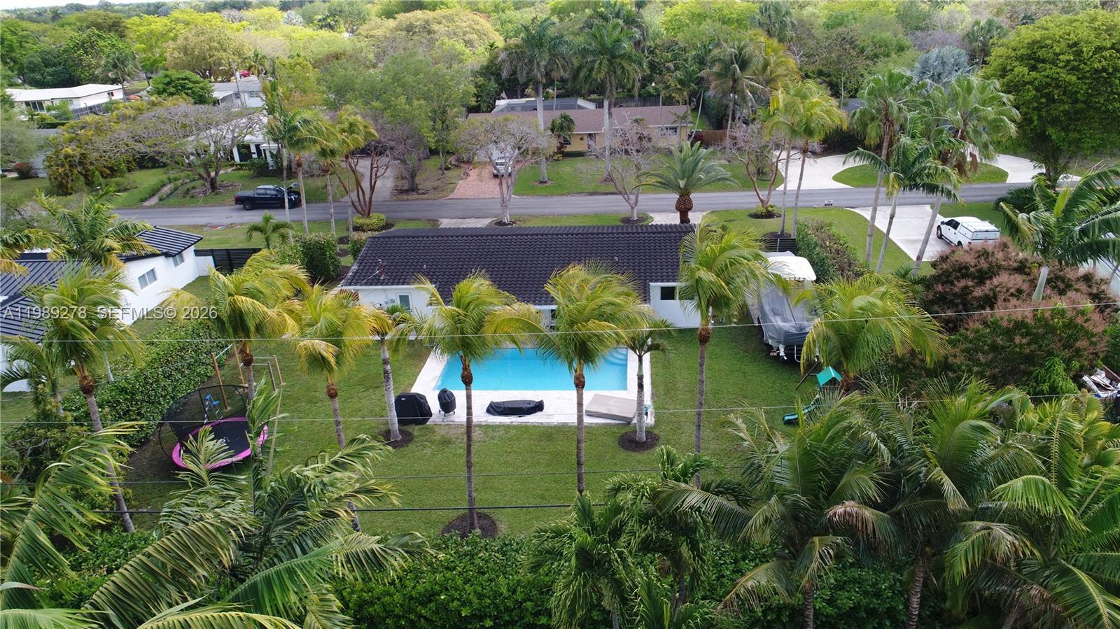 15720 SW 87th Ct Palmetto Bay, FL 33157