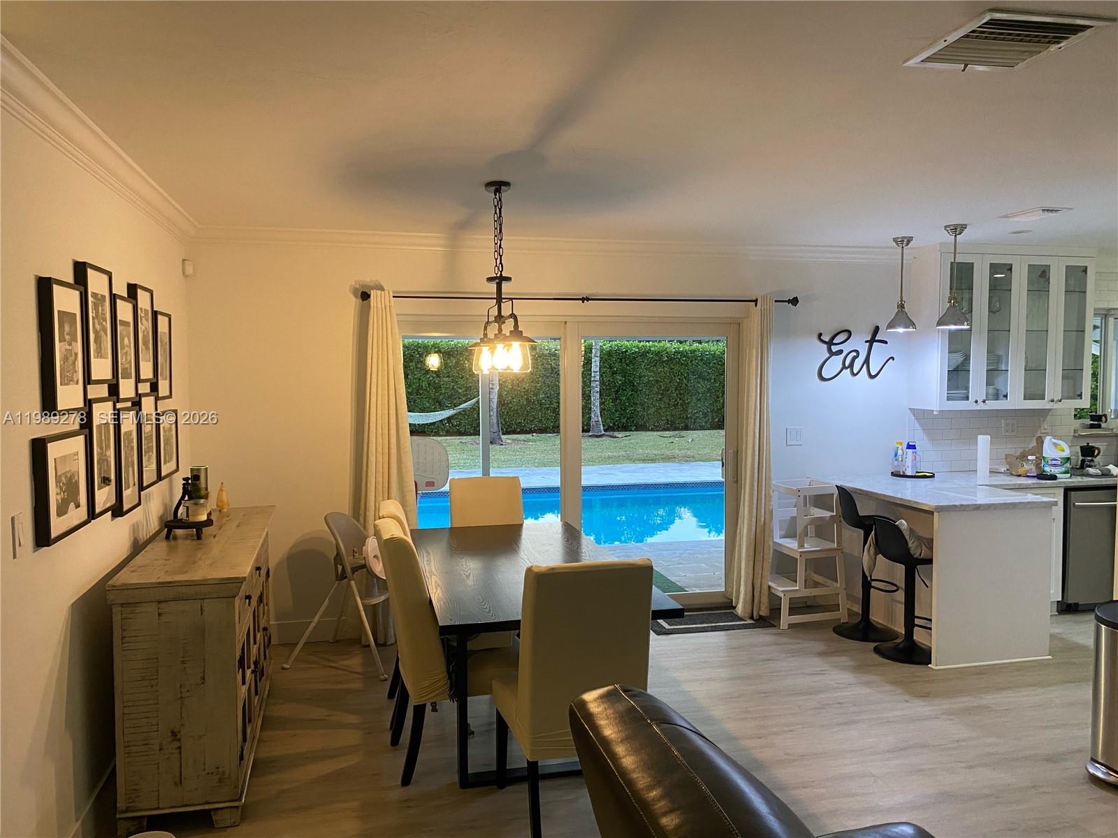 15720 SW 87th Ct Palmetto Bay, FL 33157