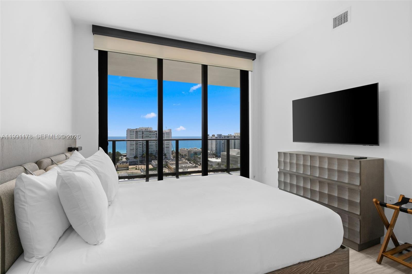 580 72nd St #1402 Miami Beach, FL 33141