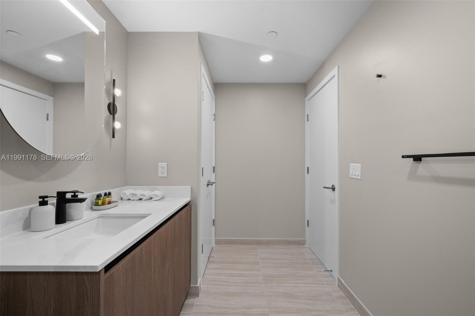 580 72nd St #1402 Miami Beach, FL 33141