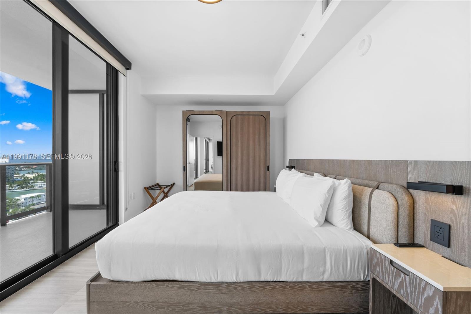 580 72nd St #1402 Miami Beach, FL 33141