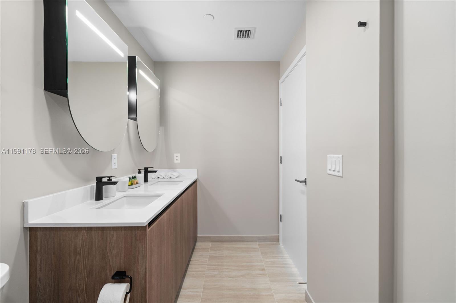 580 72nd St #1402 Miami Beach, FL 33141