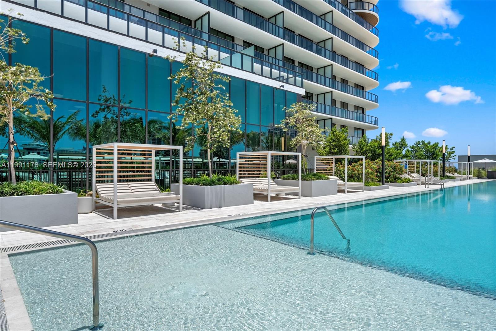 580 72nd St #1402 Miami Beach, FL 33141