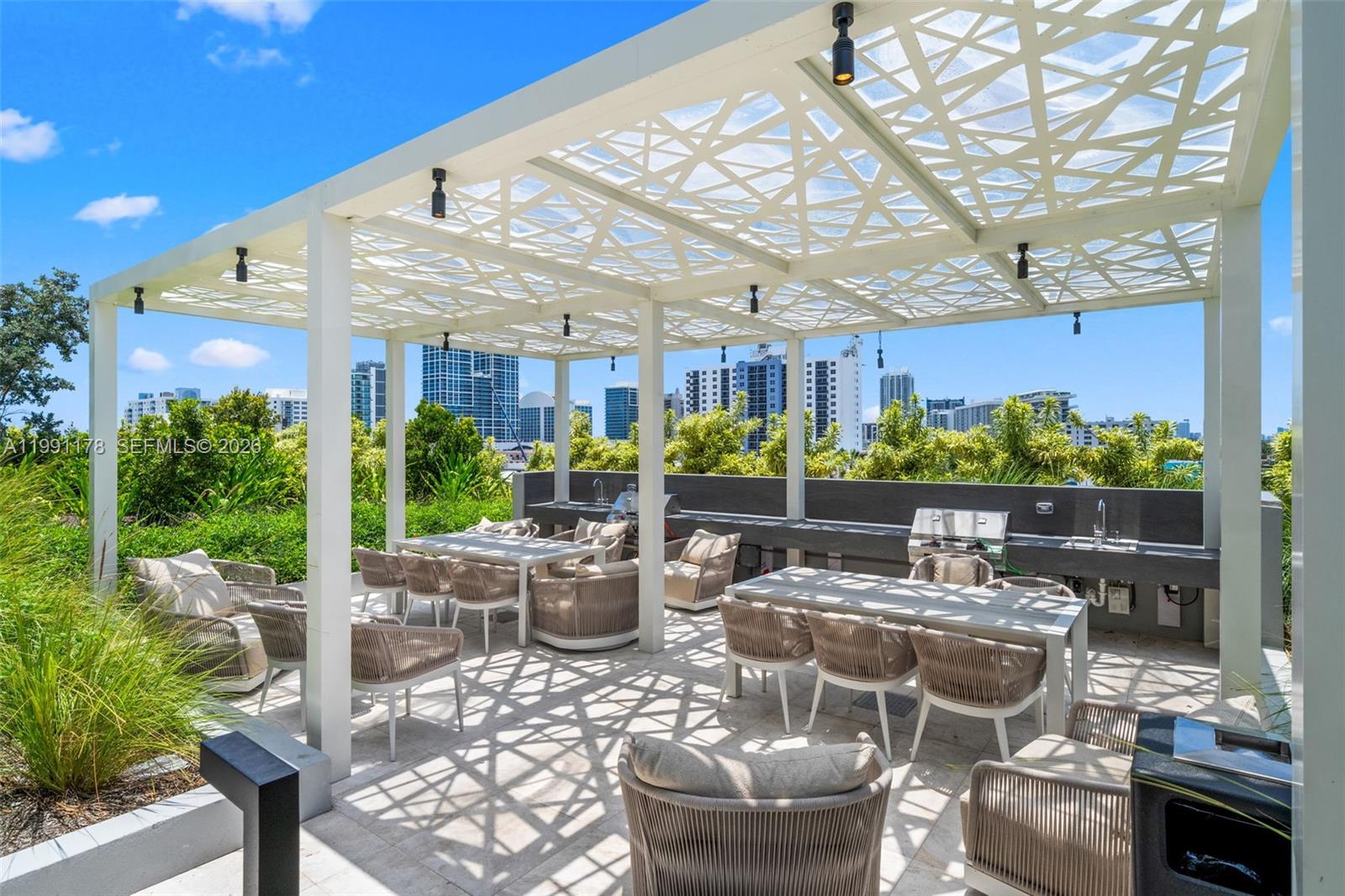 580 72nd St #1402 Miami Beach, FL 33141