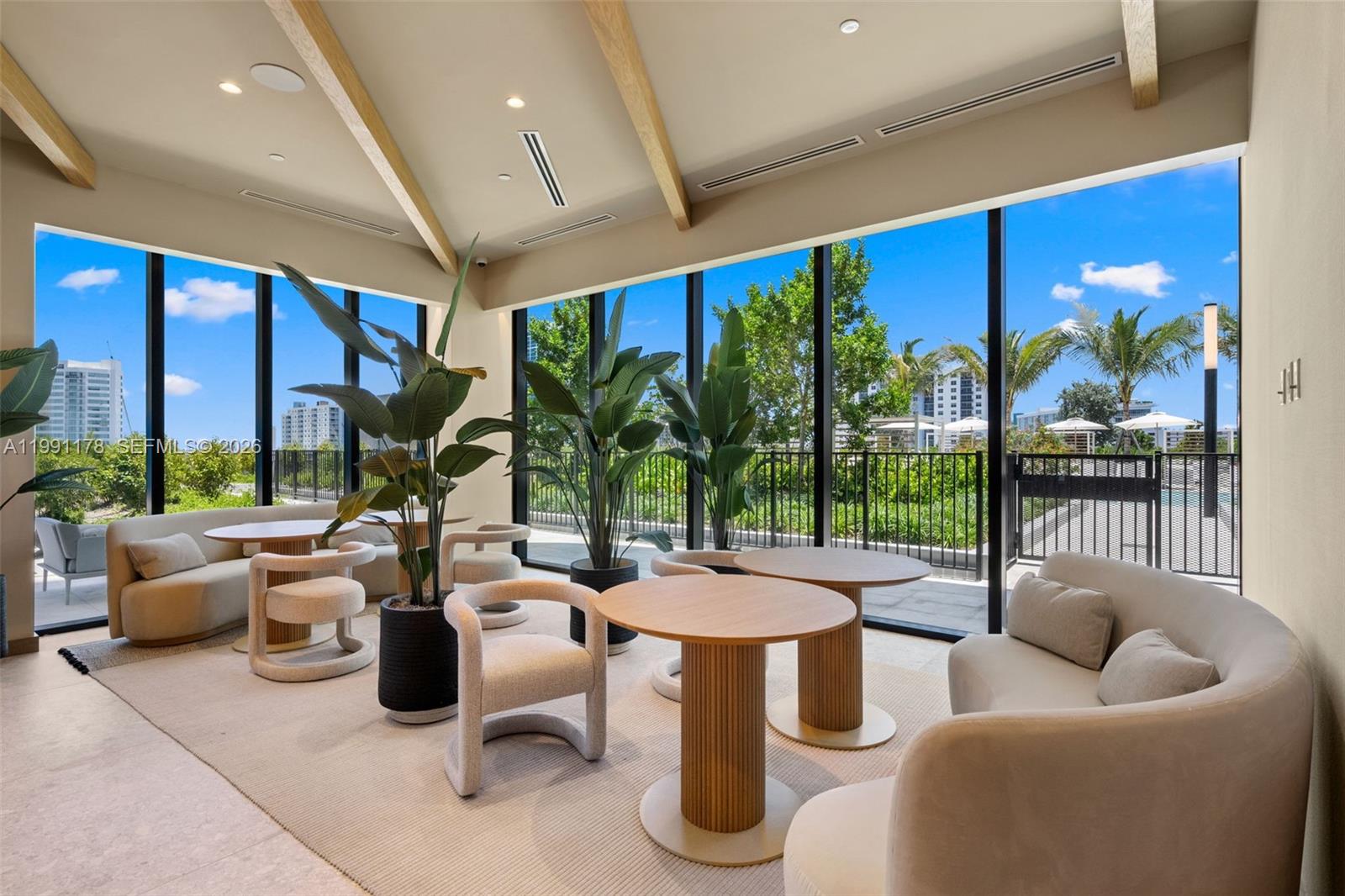 580 72nd St #1402 Miami Beach, FL 33141