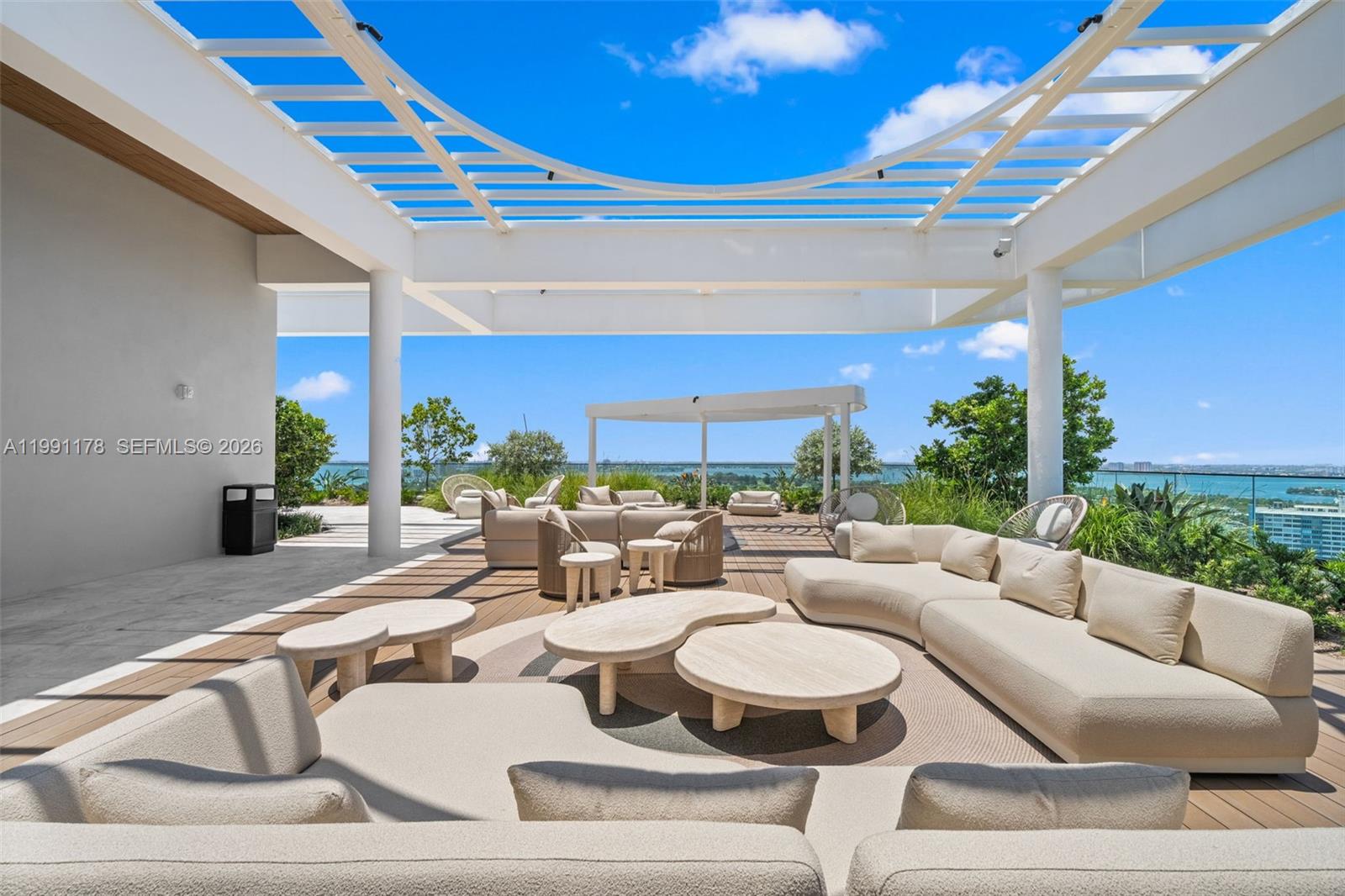 580 72nd St #1402 Miami Beach, FL 33141