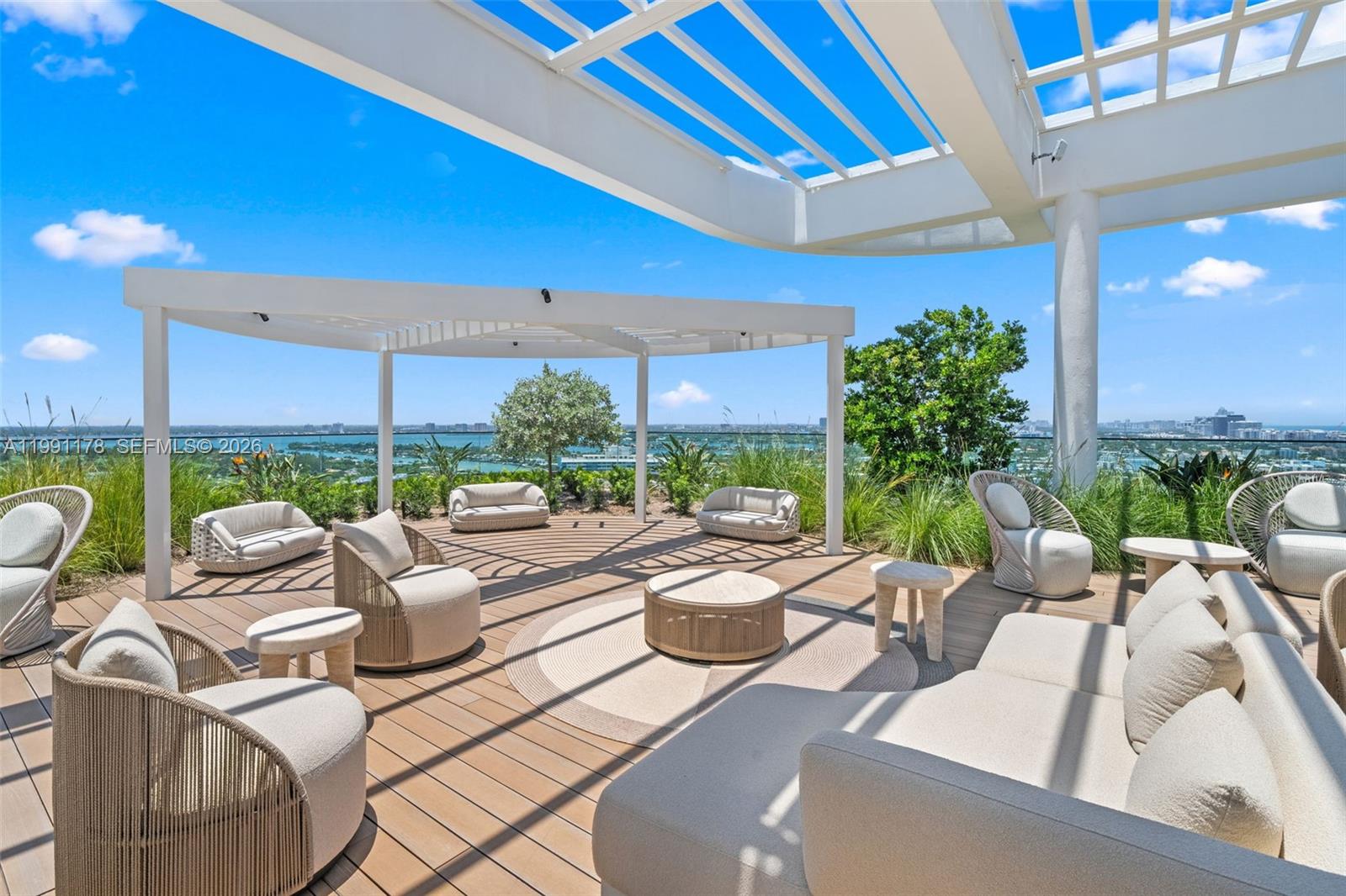 580 72nd St #1402 Miami Beach, FL 33141