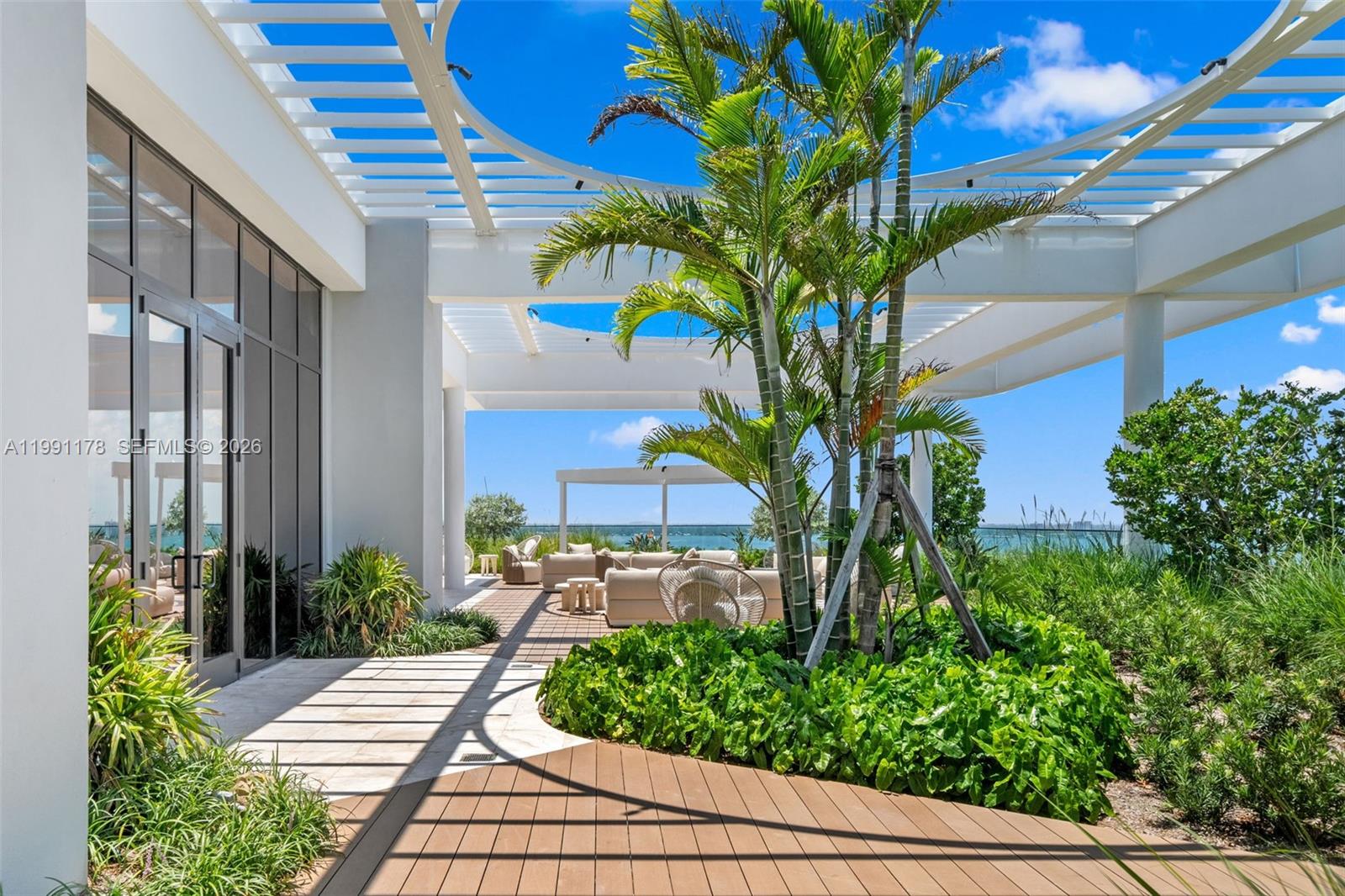 580 72nd St #1402 Miami Beach, FL 33141