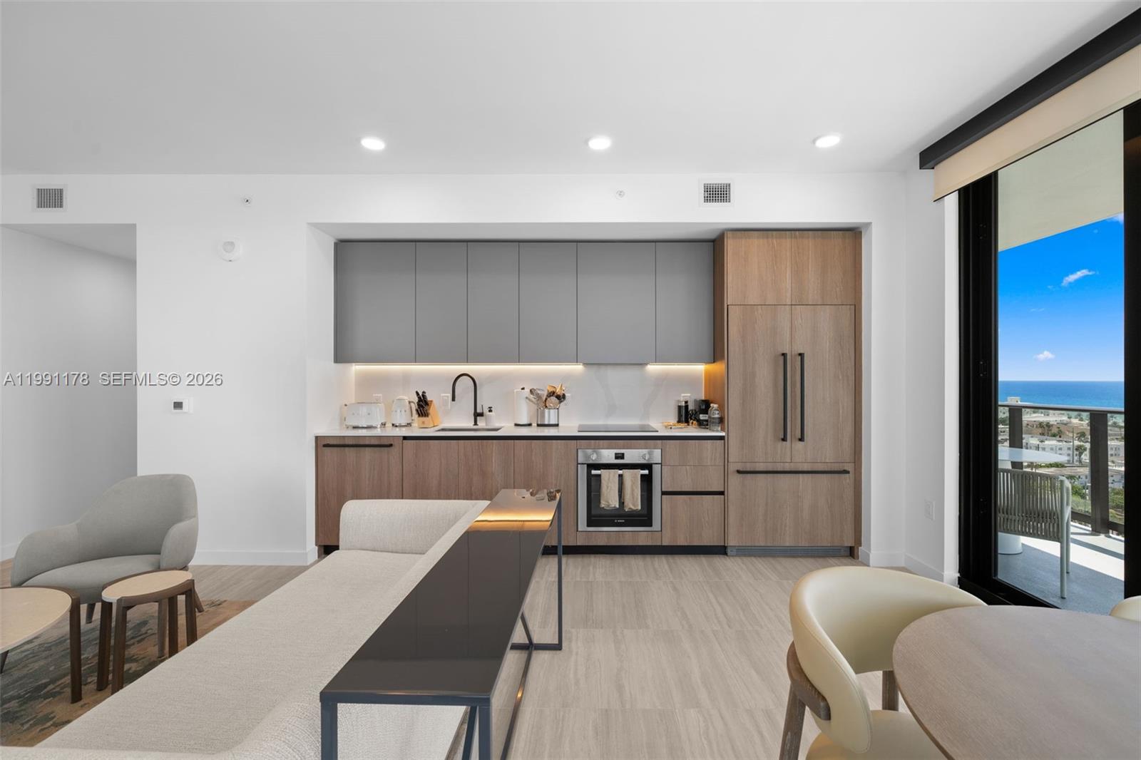 580 72nd St #1402 Miami Beach, FL 33141