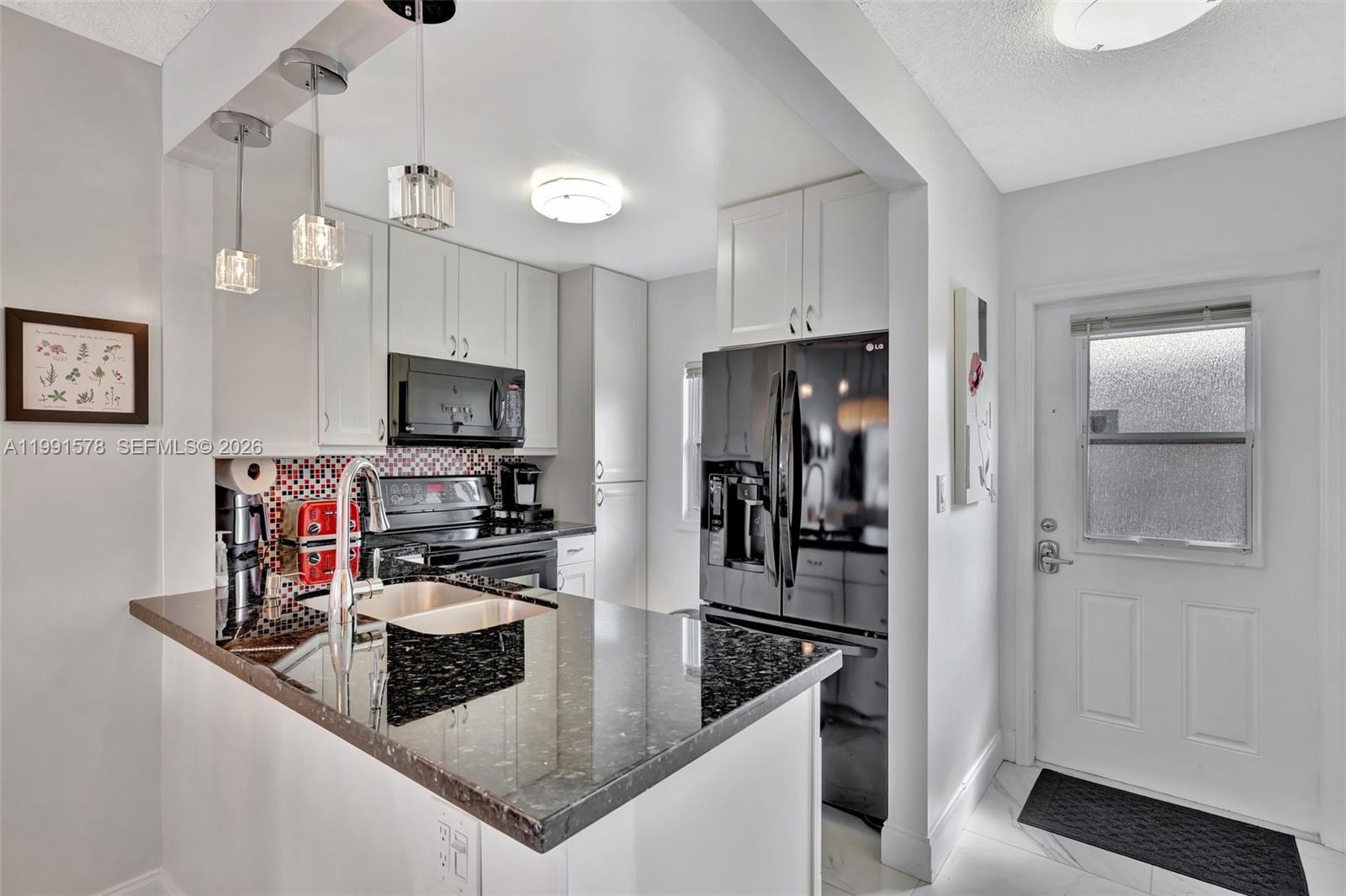 4705 NW 35th St #501 Lauderdale Lakes, FL 33319