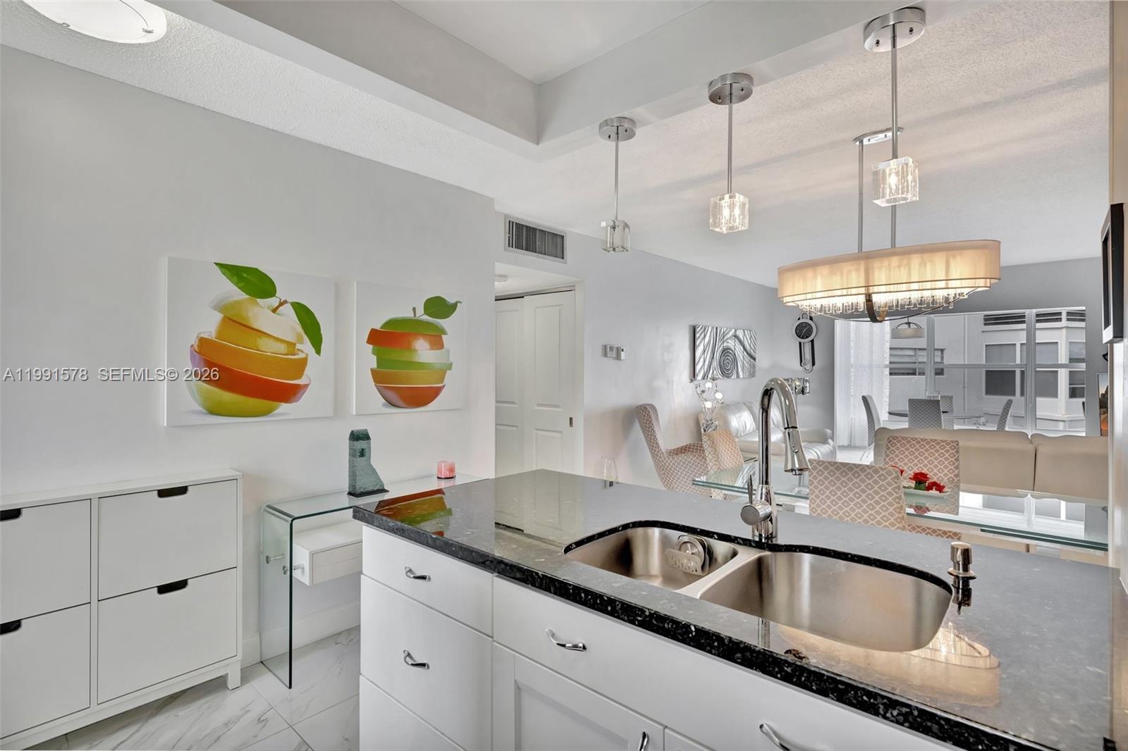 4705 NW 35th St #501 Lauderdale Lakes, FL 33319