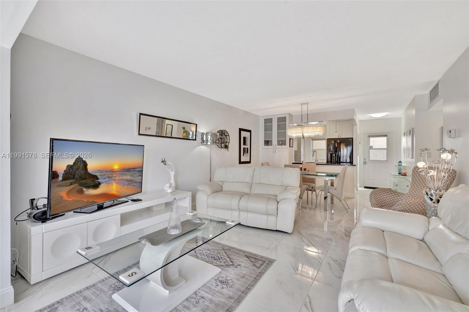 4705 NW 35th St #501 Lauderdale Lakes, FL 33319