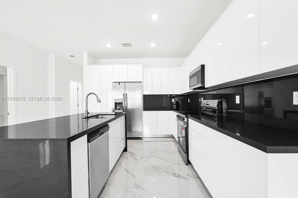 22555 SW 125th Ave Miami, FL 33170