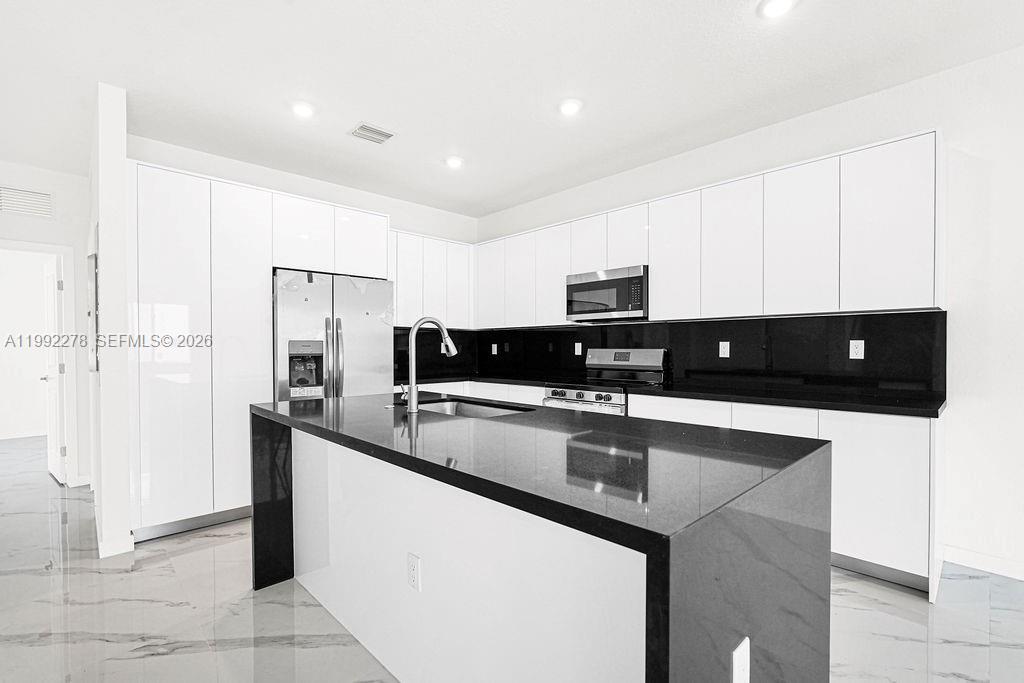 22555 SW 125th Ave Miami, FL 33170