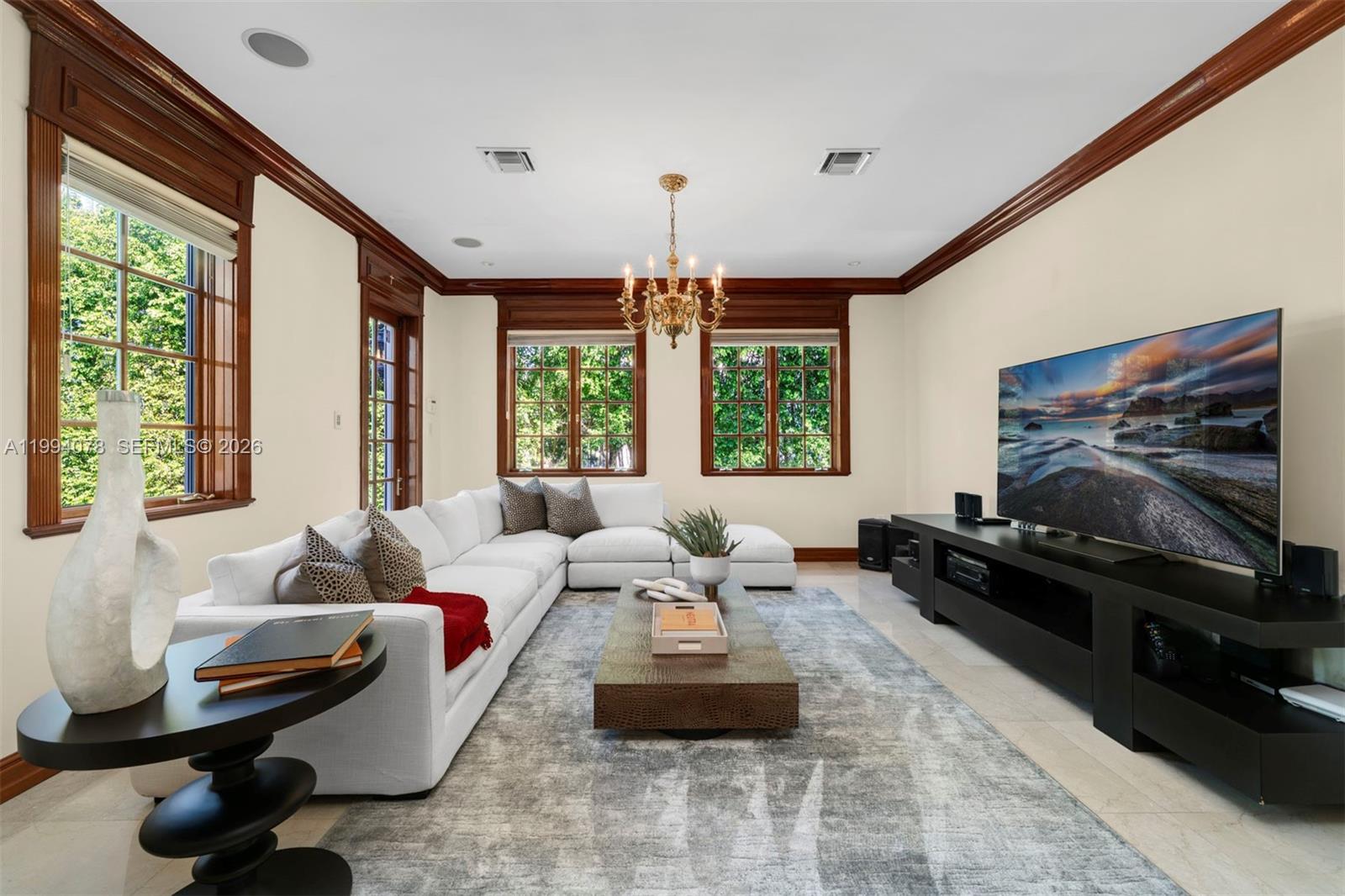 585 Arvida Pkwy Coral Gables, FL 33156