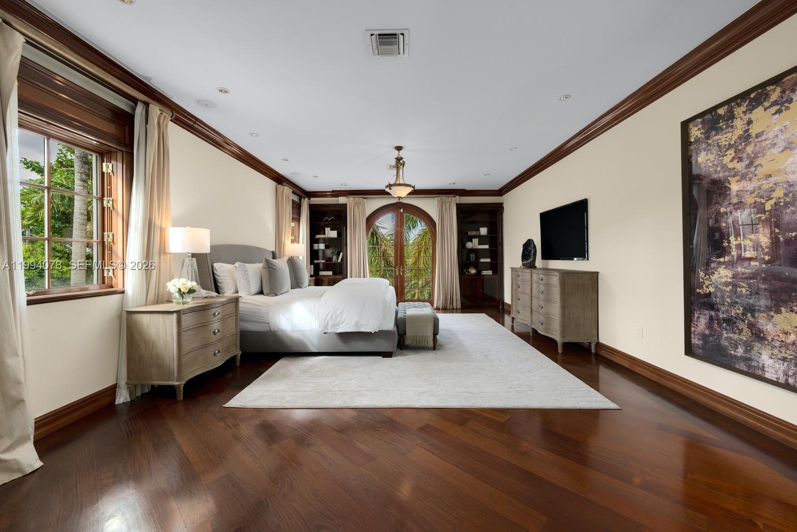 585 Arvida Pkwy Coral Gables, FL 33156