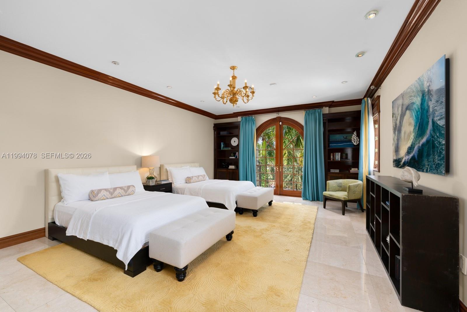 585 Arvida Pkwy Coral Gables, FL 33156