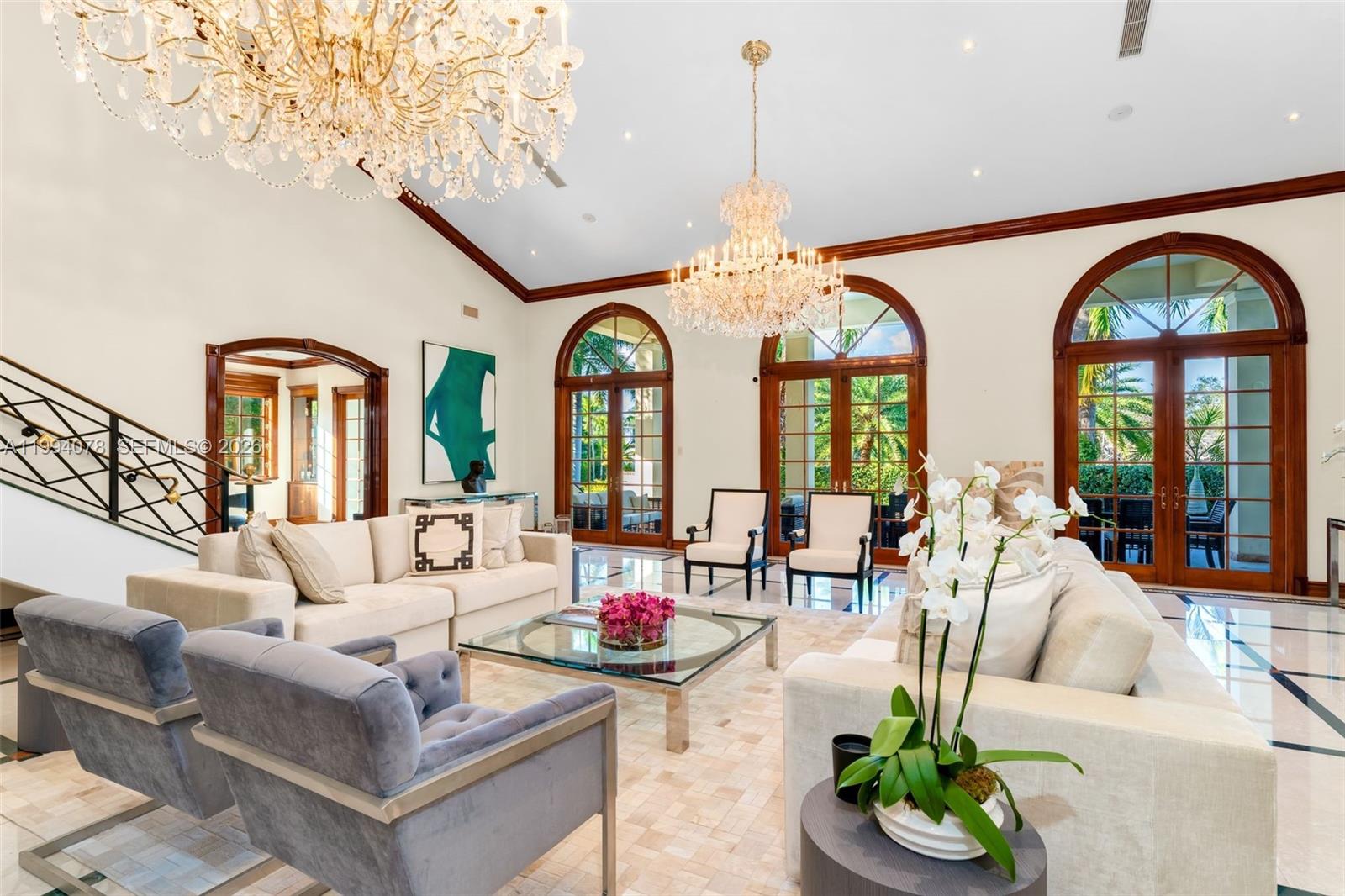 585 Arvida Pkwy Coral Gables, FL 33156