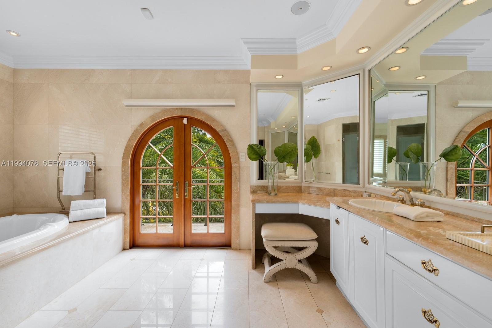 585 Arvida Pkwy Coral Gables, FL 33156