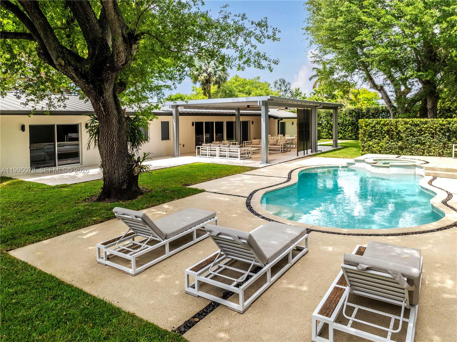 8525 SW 54th Ct Miami, FL 33143