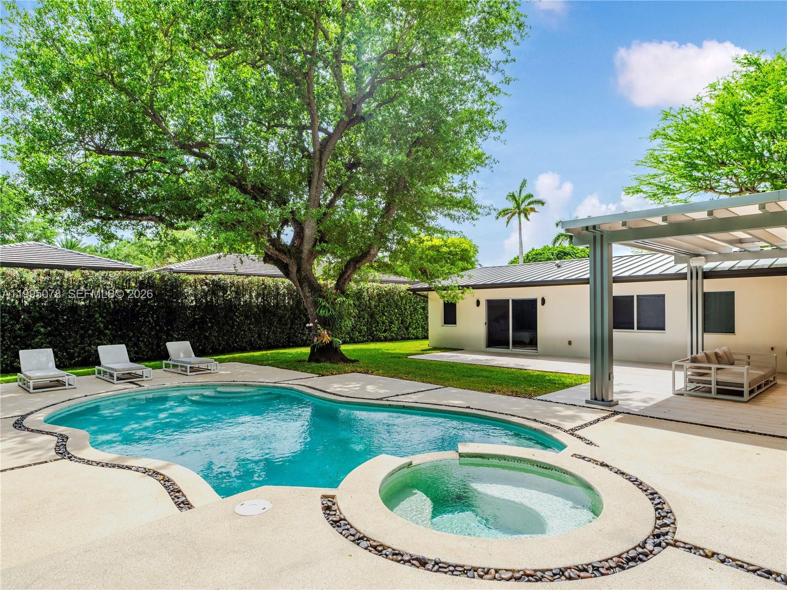 8525 SW 54th Ct Miami, FL 33143