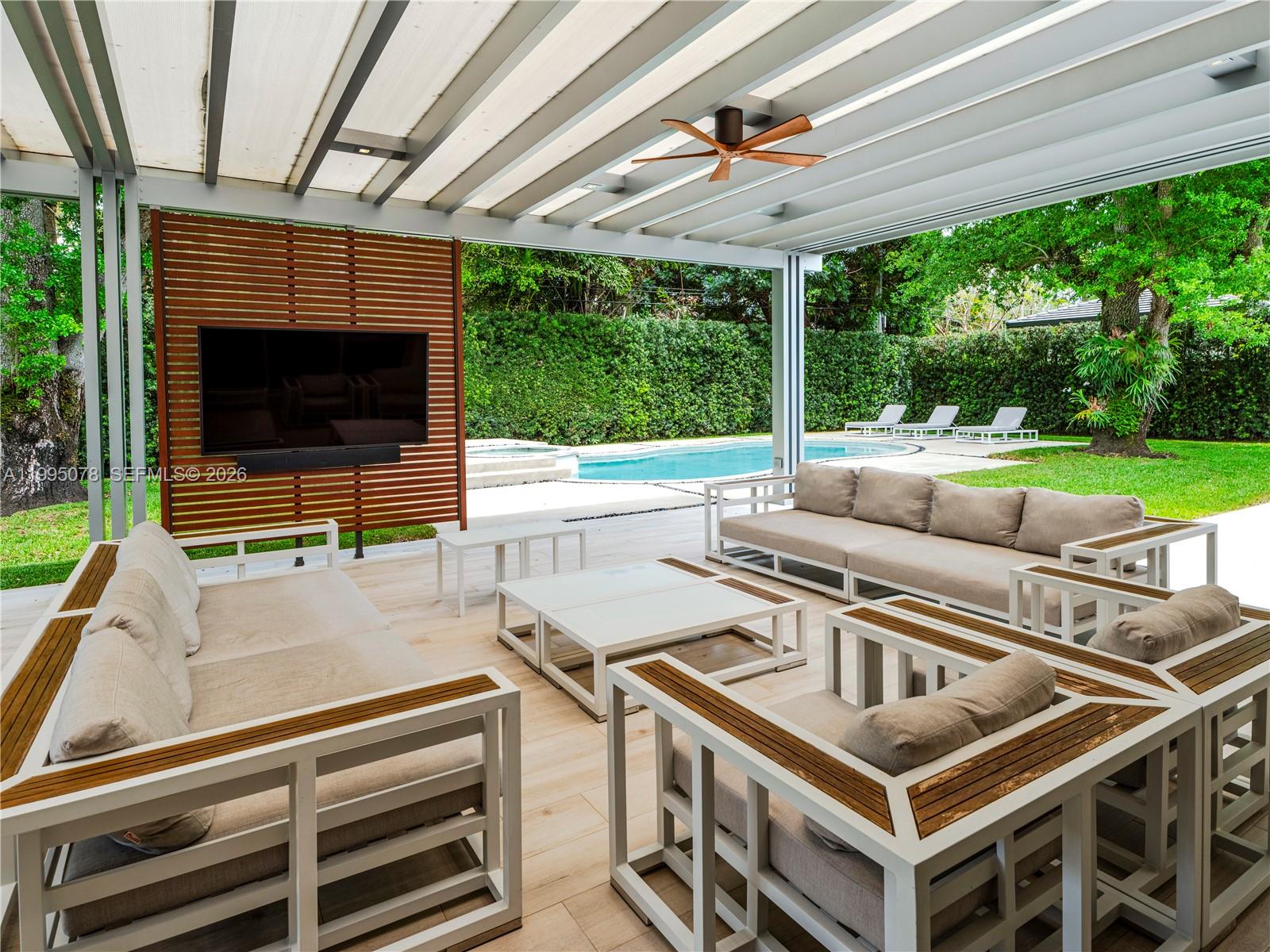 8525 SW 54th Ct Miami, FL 33143