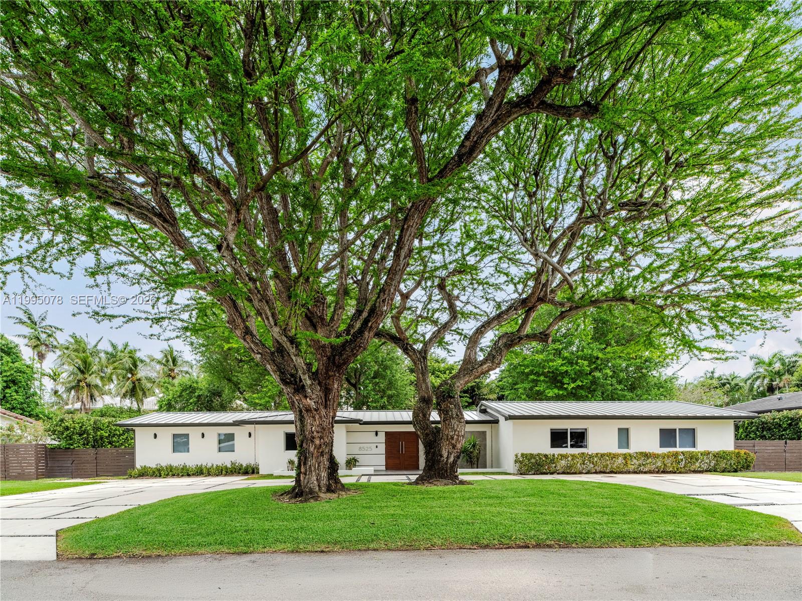 8525 SW 54th Ct Miami, FL 33143