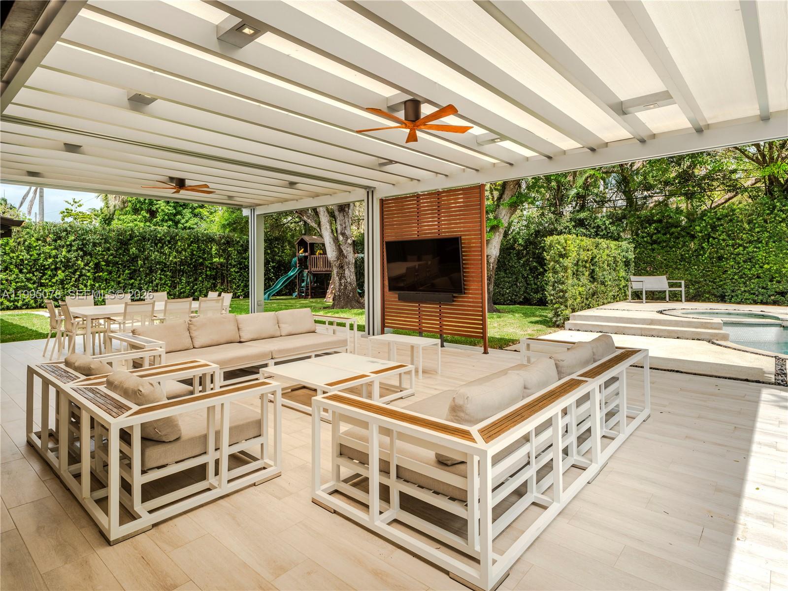 8525 SW 54th Ct Miami, FL 33143