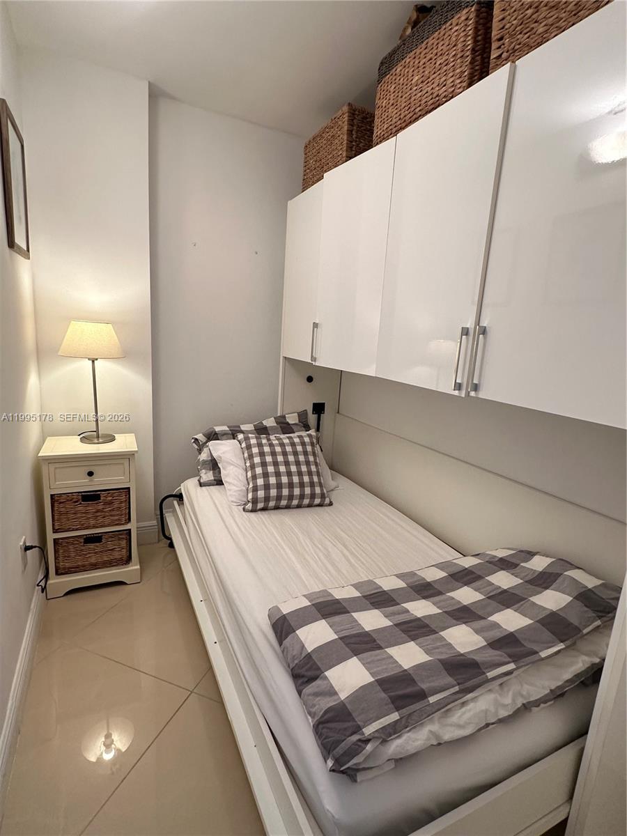 image Arlen House East35