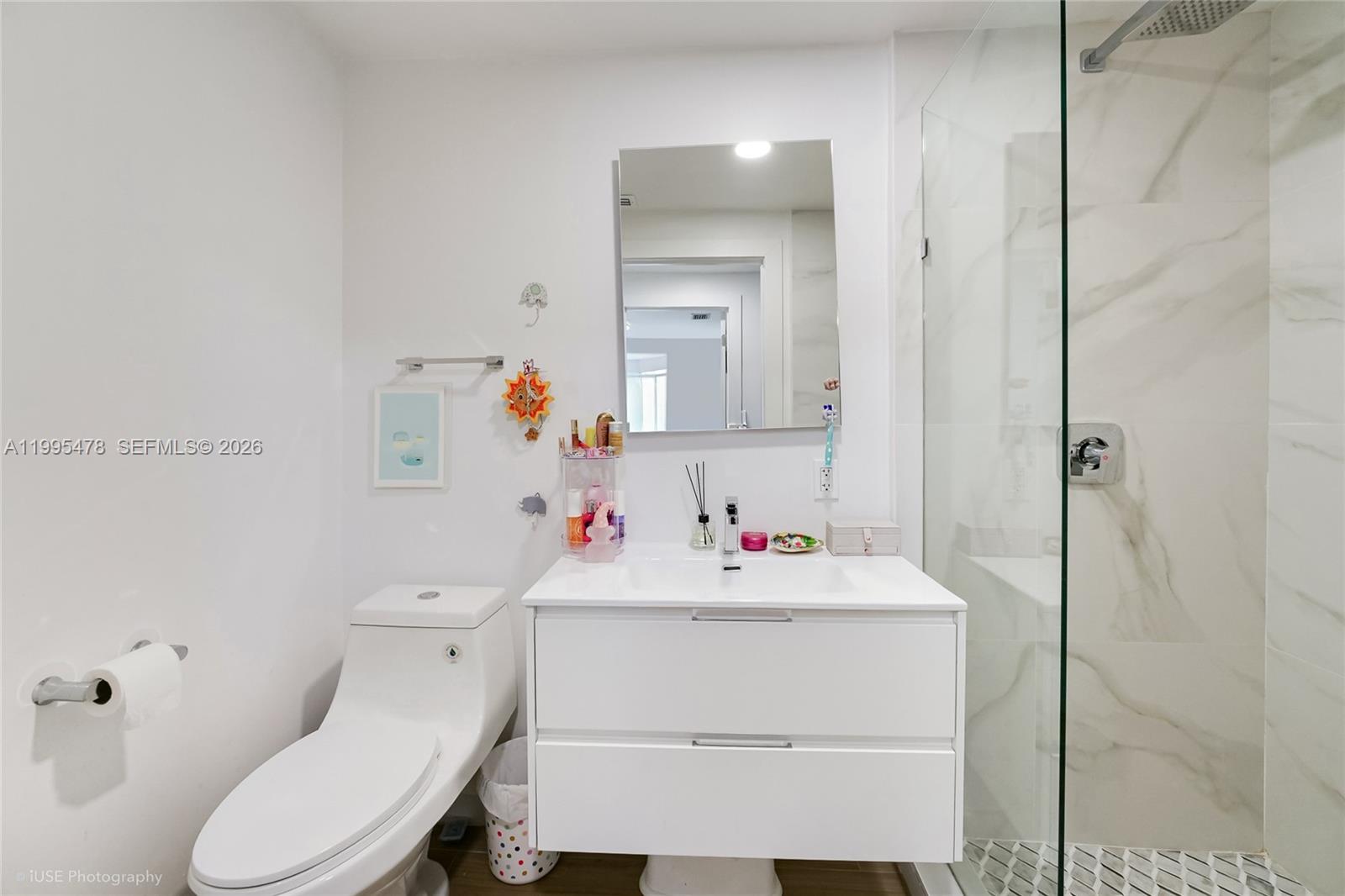 560 Hampton Ln Key Biscayne, FL 33149