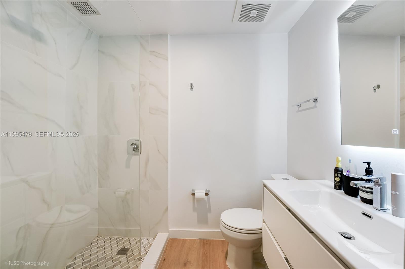 560 Hampton Ln Key Biscayne, FL 33149