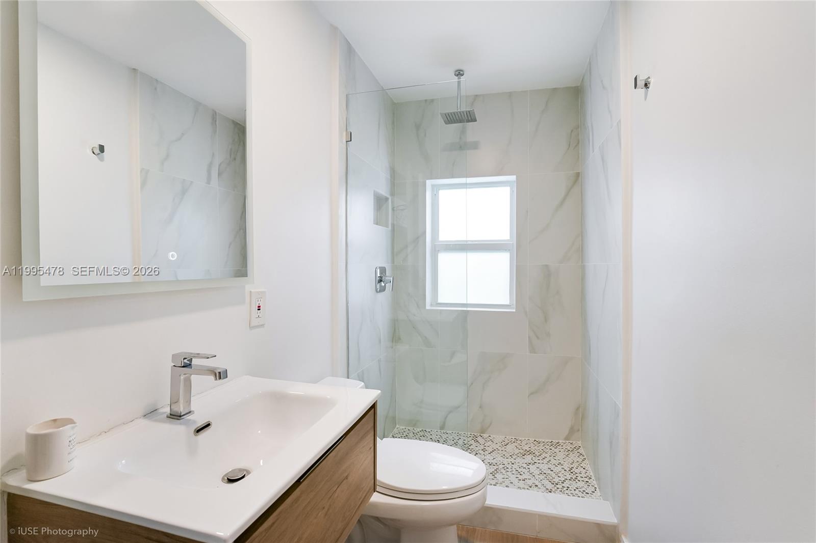 560 Hampton Ln Key Biscayne, FL 33149