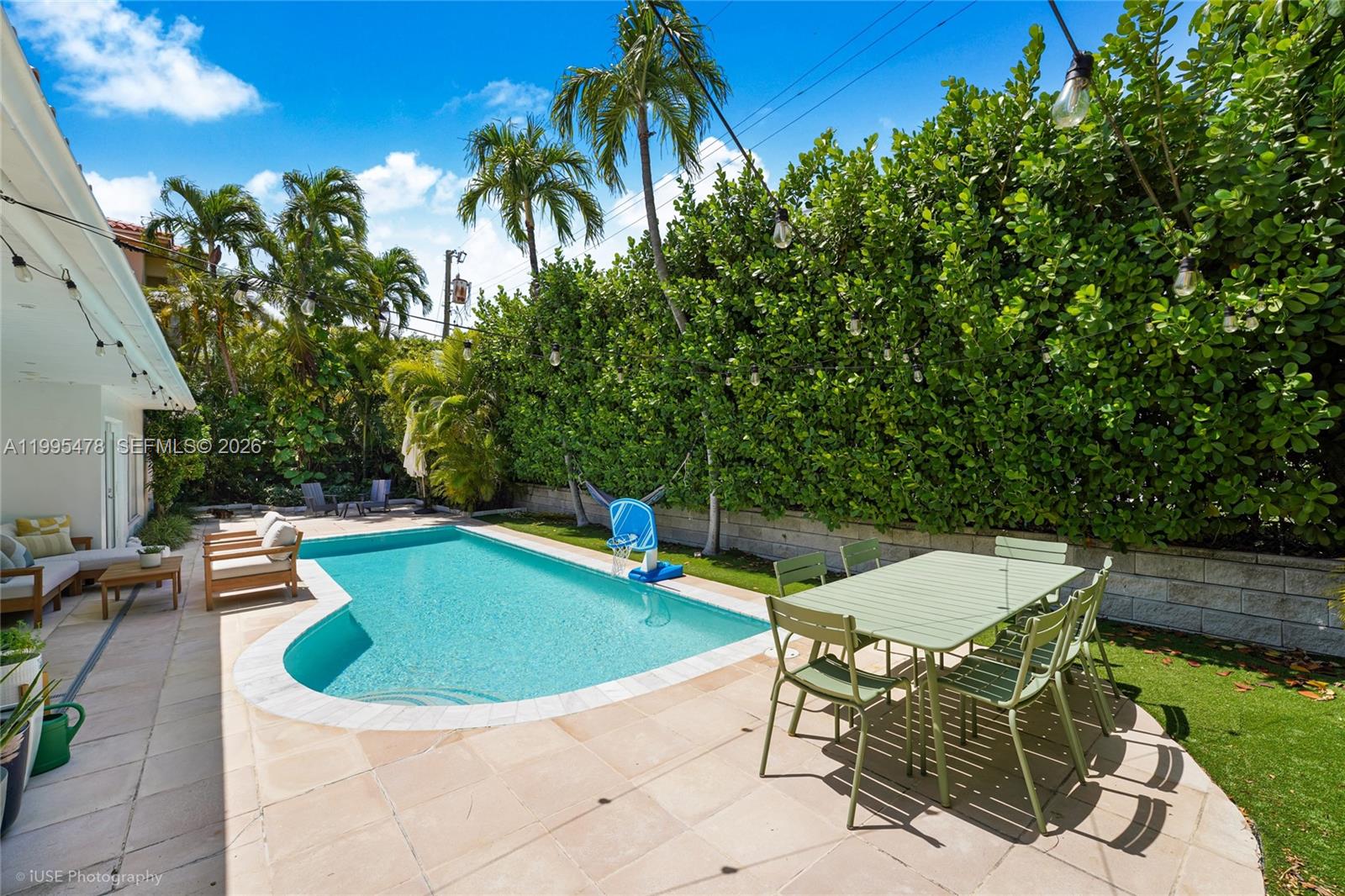 560 Hampton Ln Key Biscayne, FL 33149