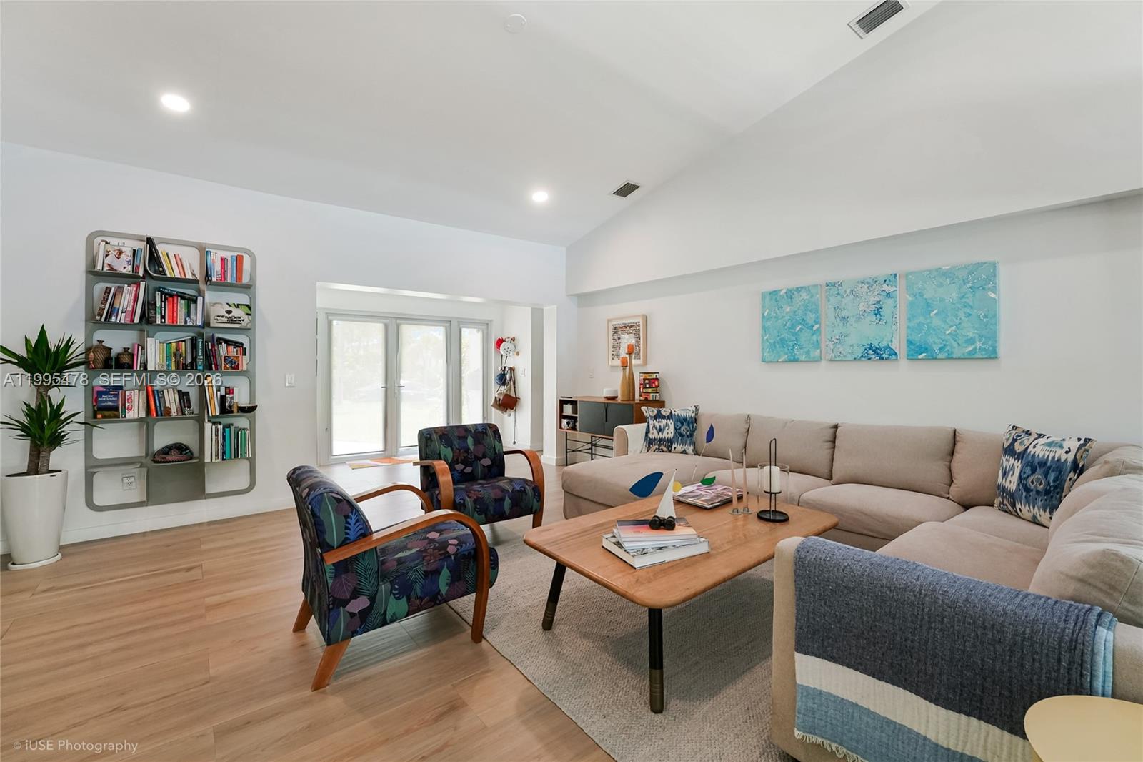 560 Hampton Ln Key Biscayne, FL 33149