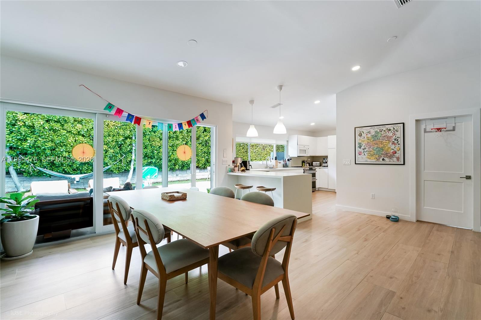 560 Hampton Ln Key Biscayne, FL 33149