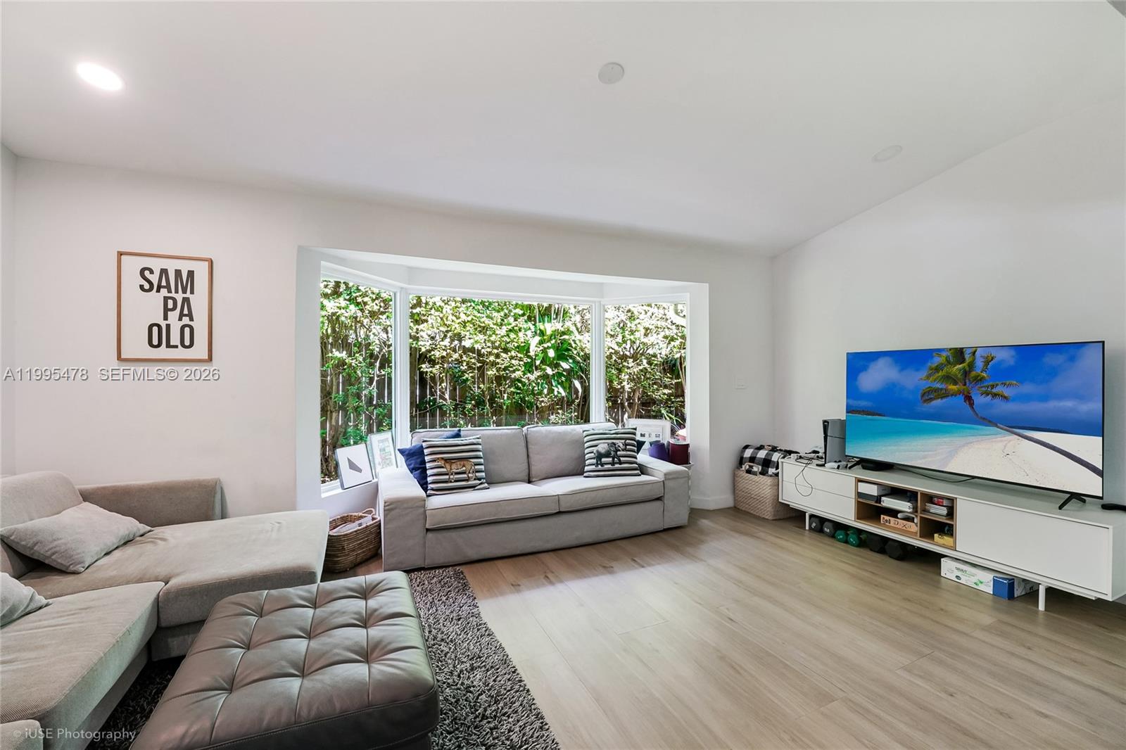 560 Hampton Ln Key Biscayne, FL 33149