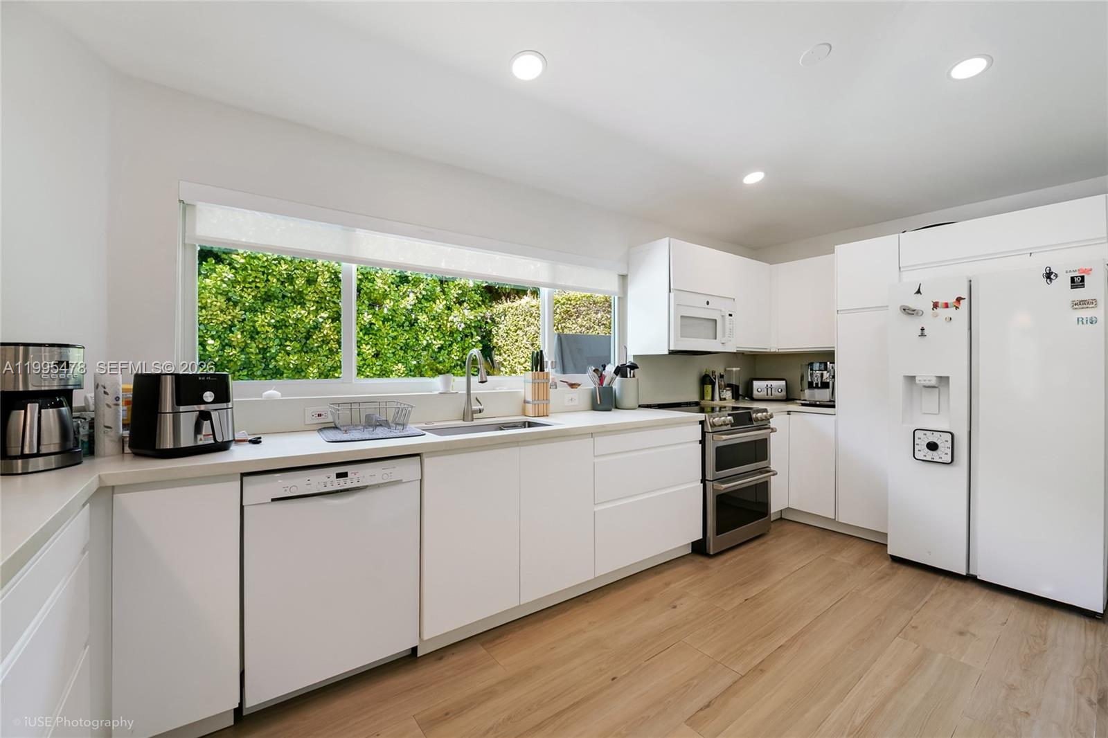 560 Hampton Ln Key Biscayne, FL 33149