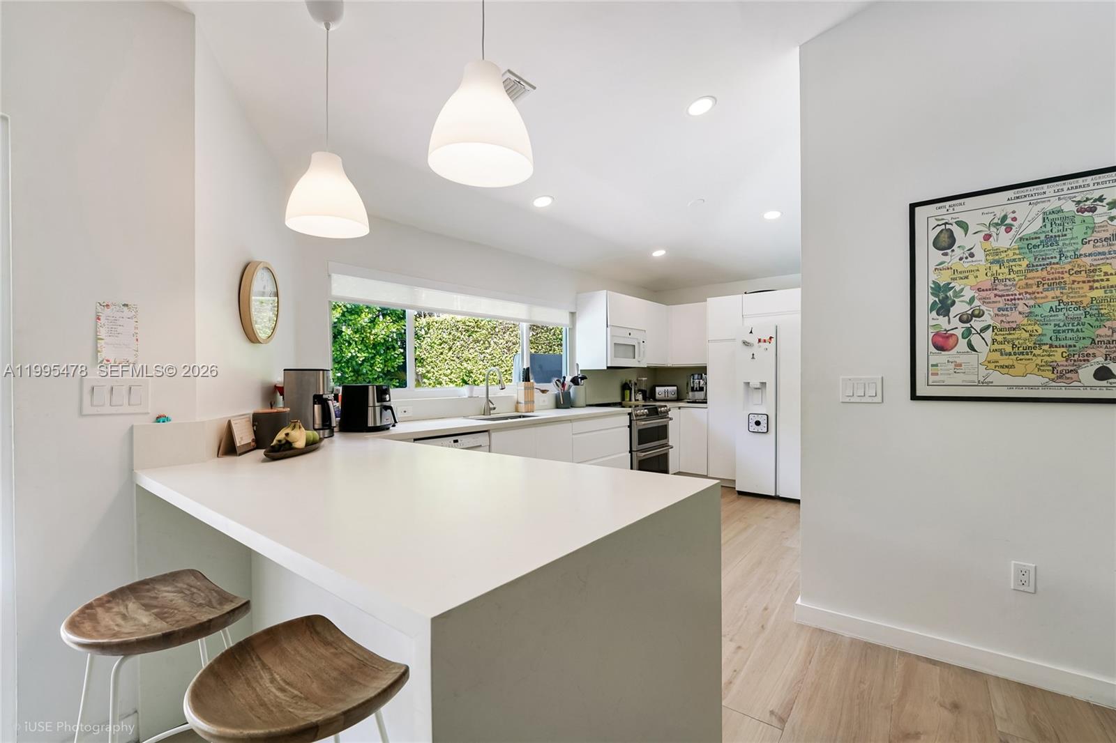 560 Hampton Ln Key Biscayne, FL 33149