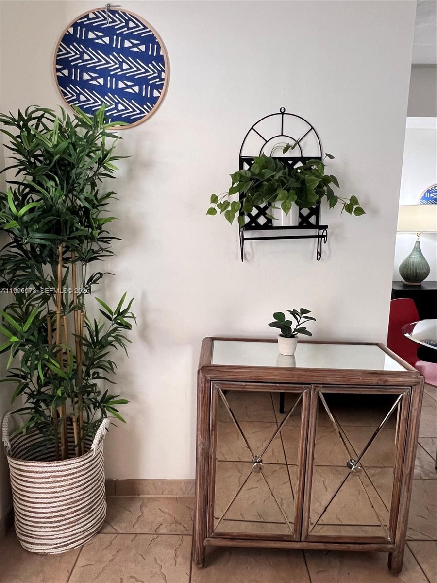 918 Ocean Dr #302 Miami Beach, FL 33139